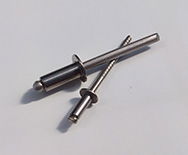 DIN 7337 nyitott Popszegecs, A2, Rozsdamentes, 4x10 termék fő termékképe